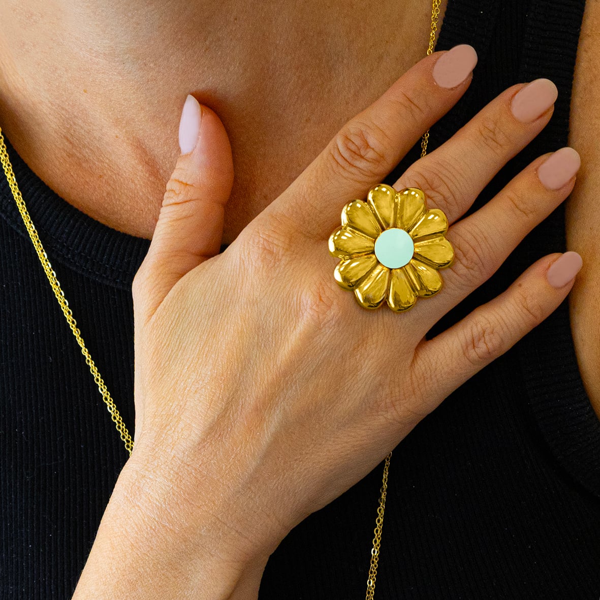 Yellow gold plated 18ct brass ring with enamel